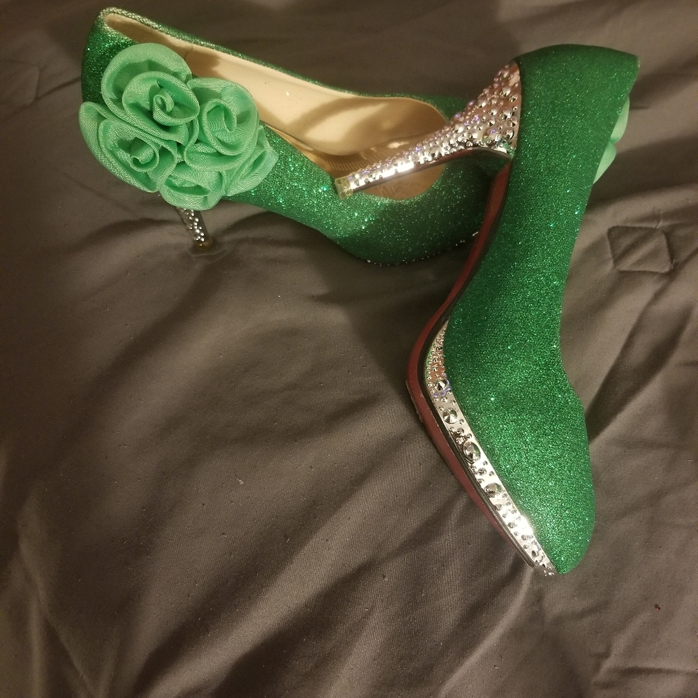 Shoe